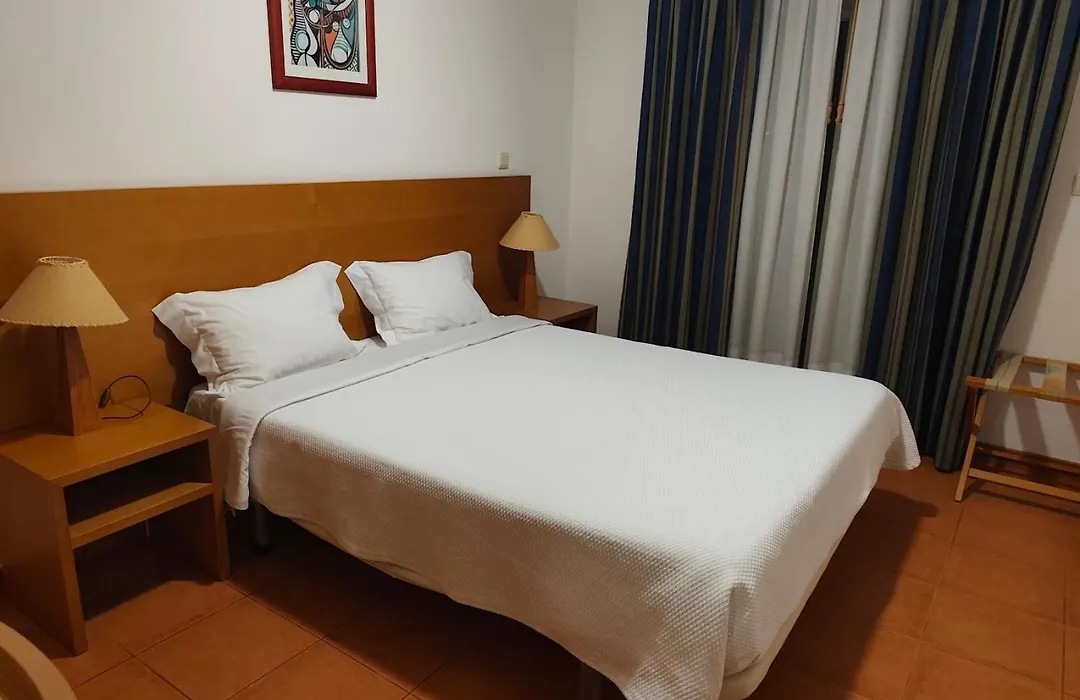 Apartamentos Turísticos Vila Praia-1