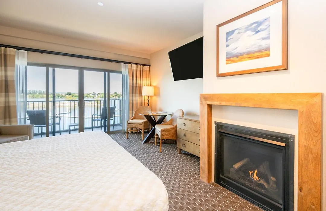 The Lodge At Columbia Point-1