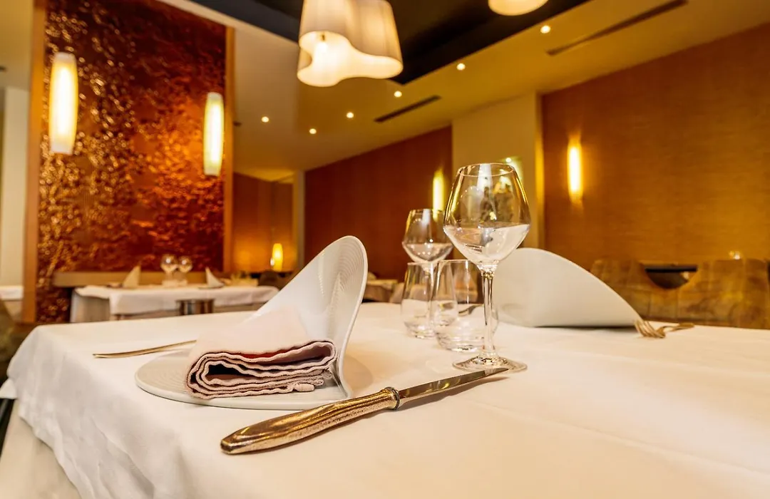 Logis Hotel Le Parc-1