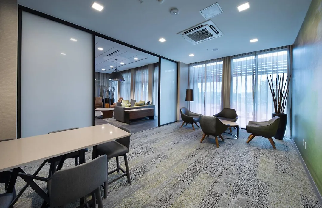 Courtyard By Marriott Russellville-1