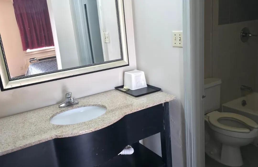 Budget Inn-1
