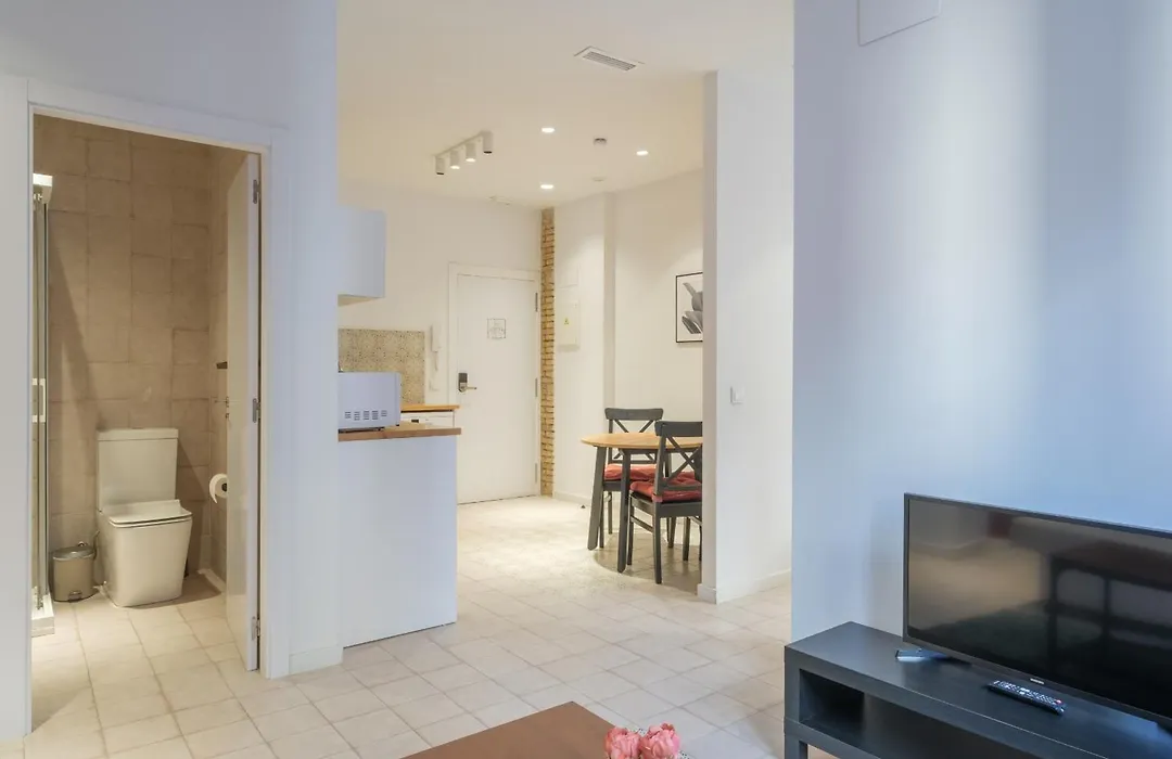 Modern Apartment Close To City Centre-1