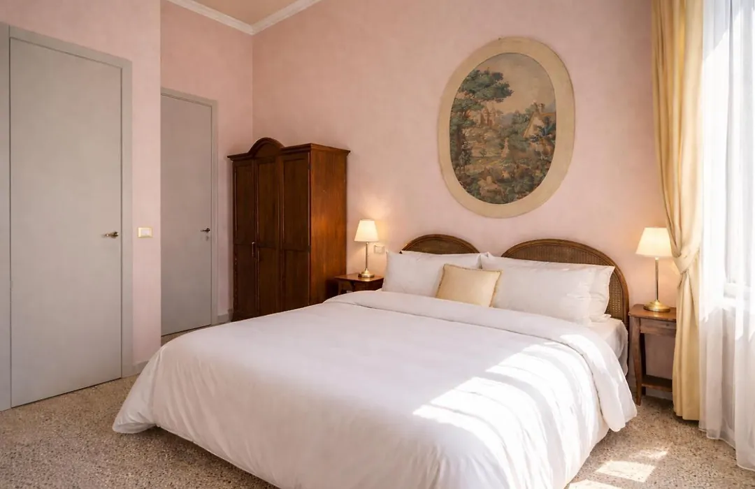 Relais San Lorenzo Historic Centre Rooms & Suites-1