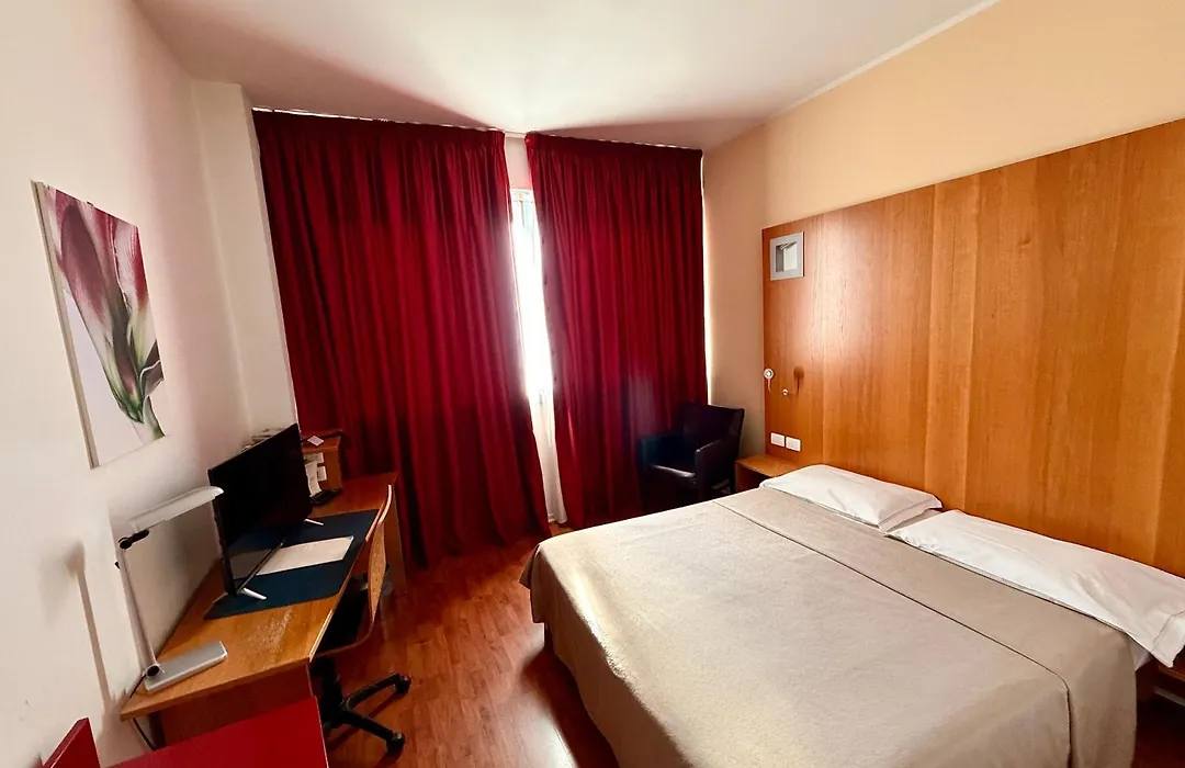 Executive Hotel-1