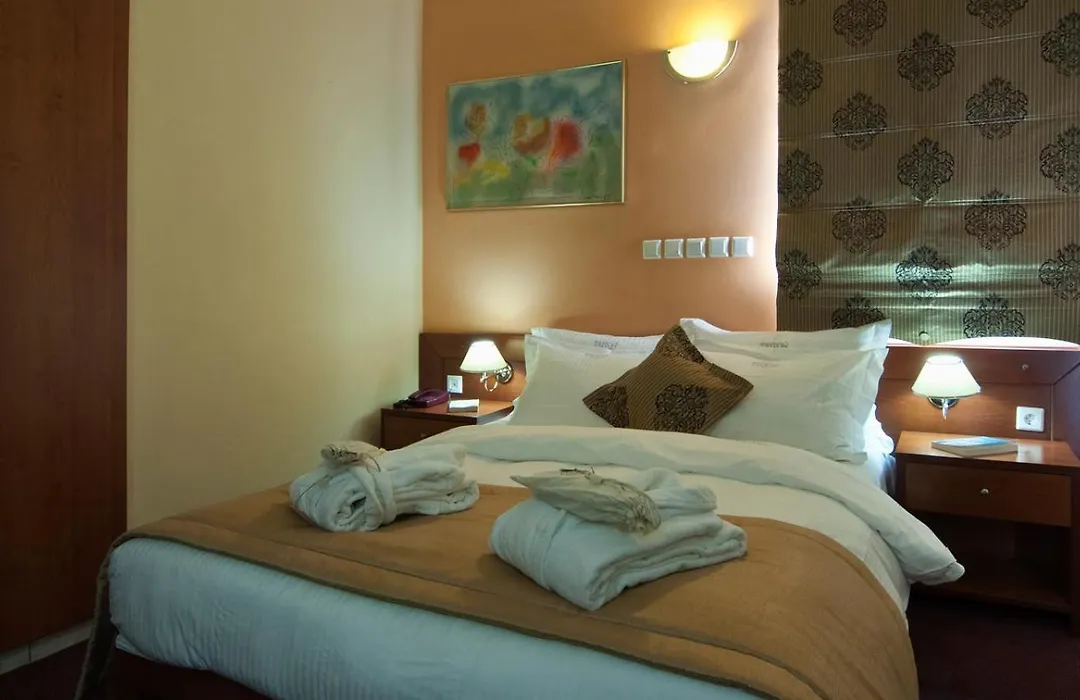 Triton Hotel Piraeus-1