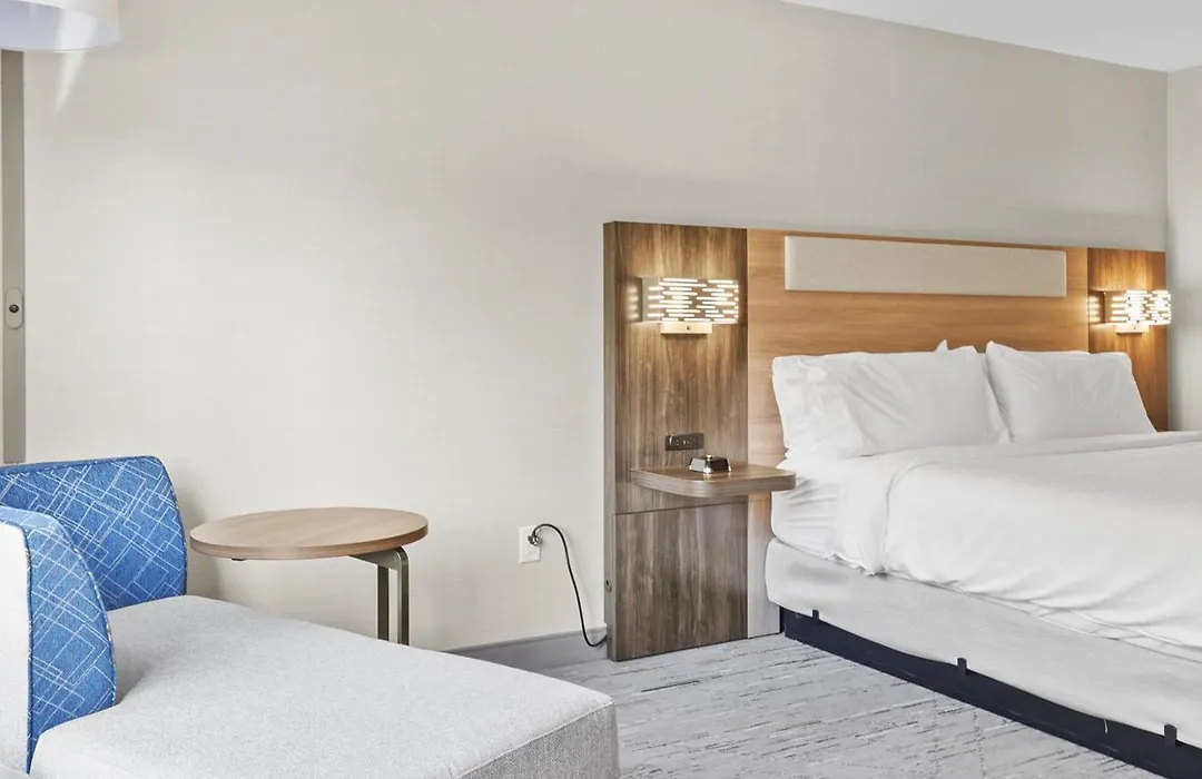Holiday Inn Express Hotel & Suites Manchester - Airport By Ihg-1