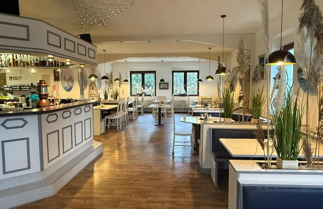 Strand-Hotel Lobbe-1