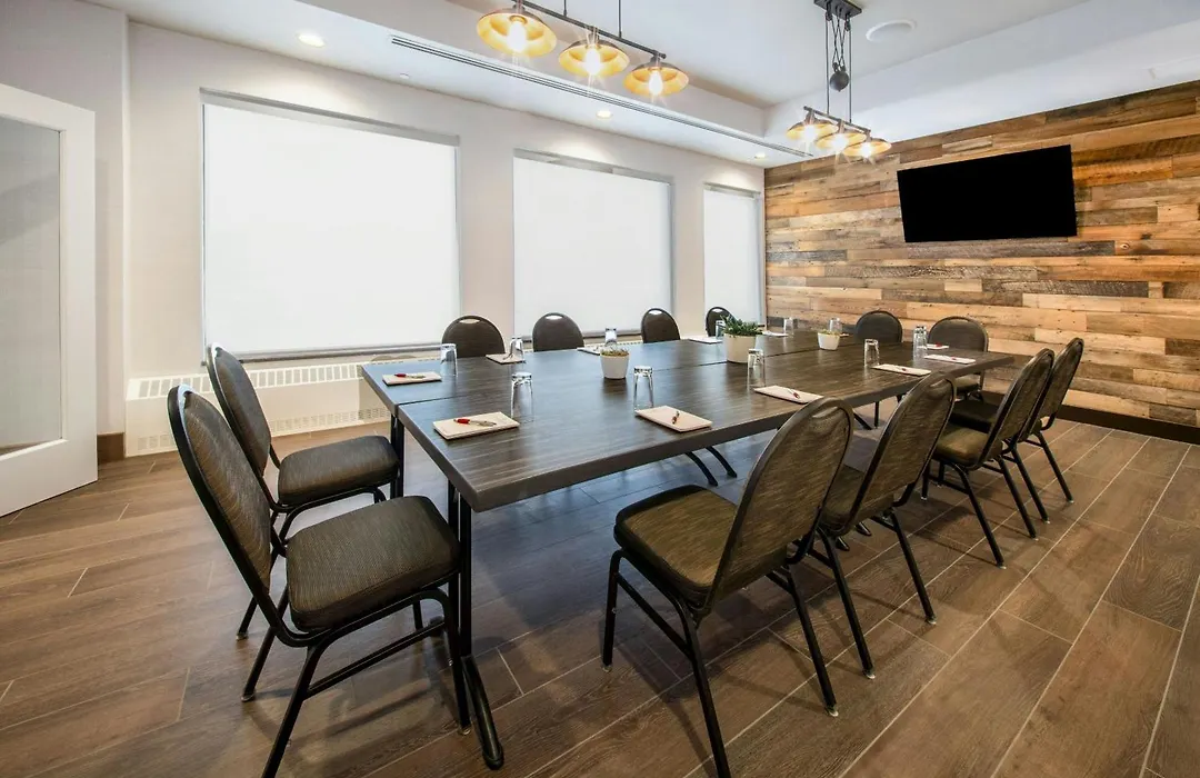 Oshkosh Marriott Waterfront Hotel & Convention Center-1