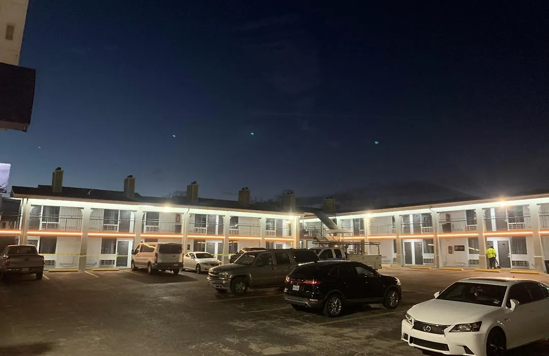 R Nite Star Hotel At Arlington Entertainment District-1