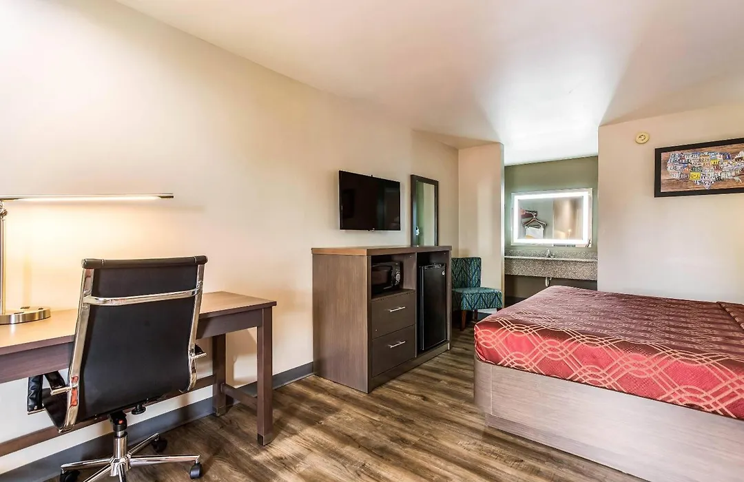 Econo Lodge Inn & Suites Murfreesboro Shopping District-1