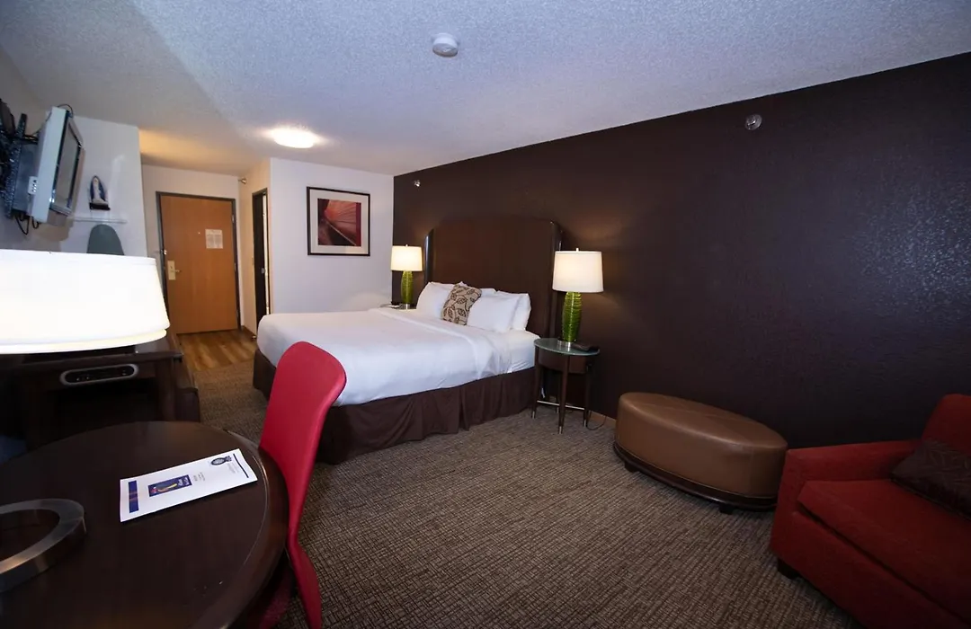 Alliance Hotel & Suites, A Howard Johnson By Wyndham-1