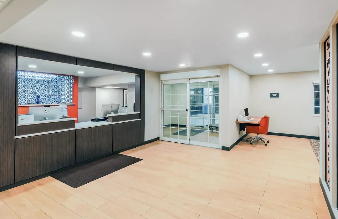 Candlewood Suites - Topeka West By Ihg-1