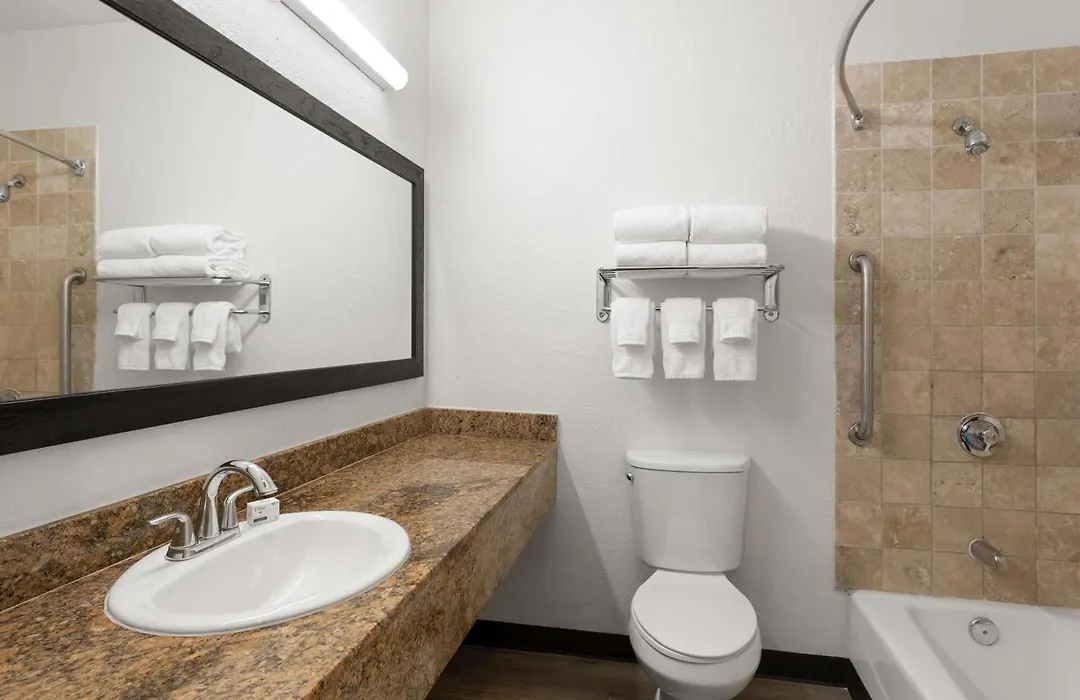 Ramada Suites By Wyndham San Diego Hotel Circle Area-1