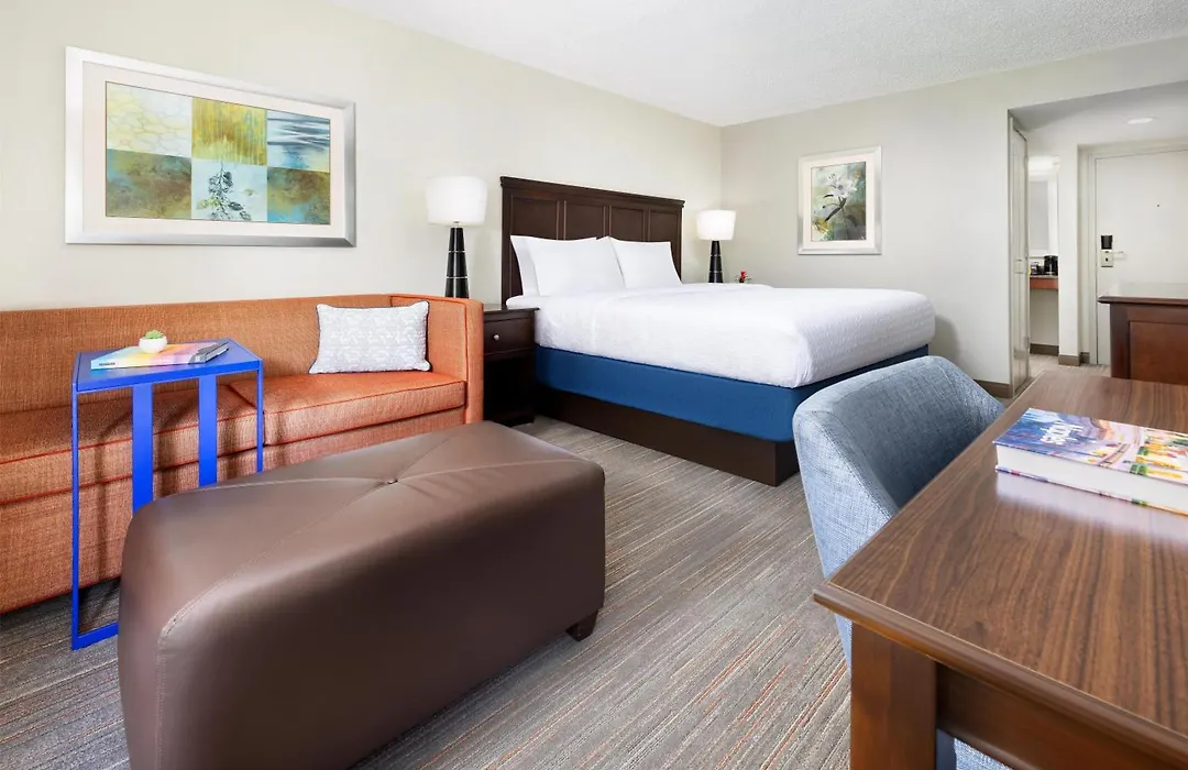 Hampton Inn Naples-Central-1