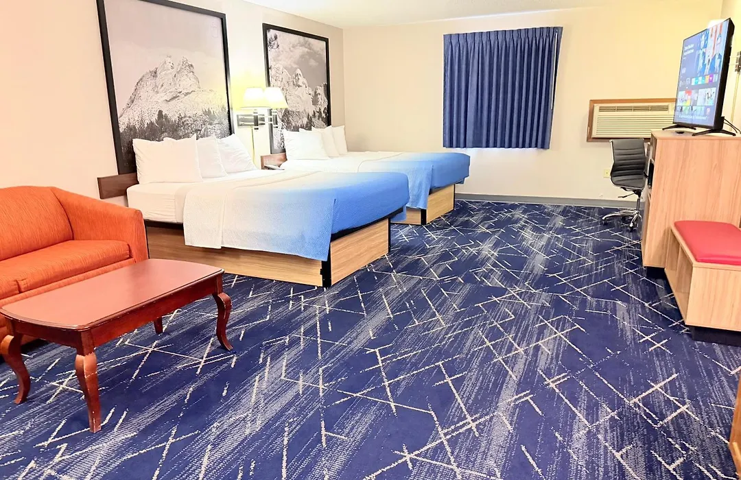 Super 8 By Wyndham Hot Springs-1