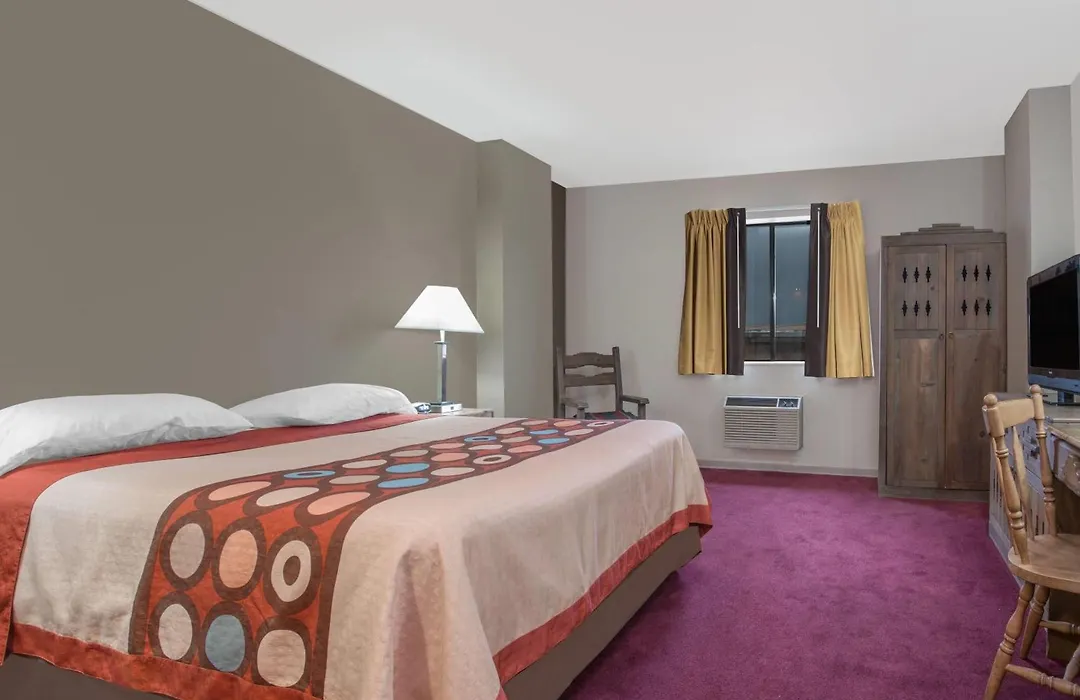 Super 8 By Wyndham Taos-1