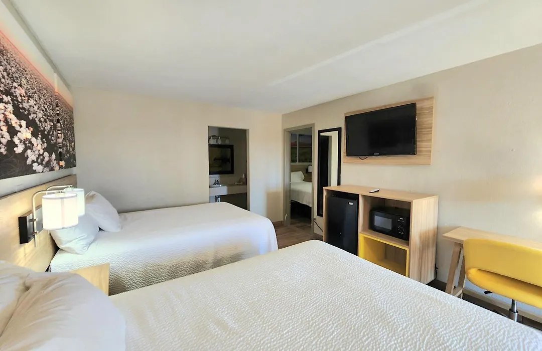 Days Inn By Wyndham Mcallen-1