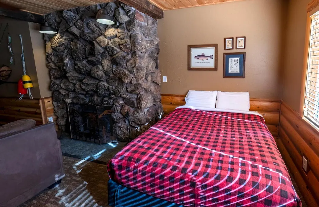 Shaver Lake Village Hotel-1