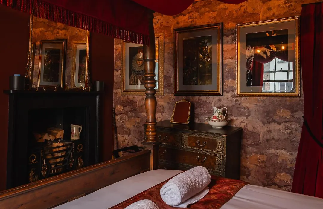 Golden Fleece York-1