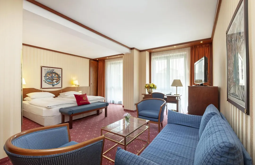Best Western Premier Grand Hotel Russischer Hof-1
