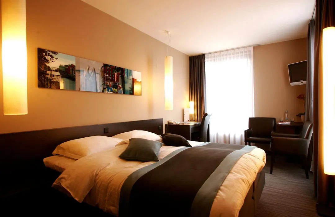 Hotel Vé-1