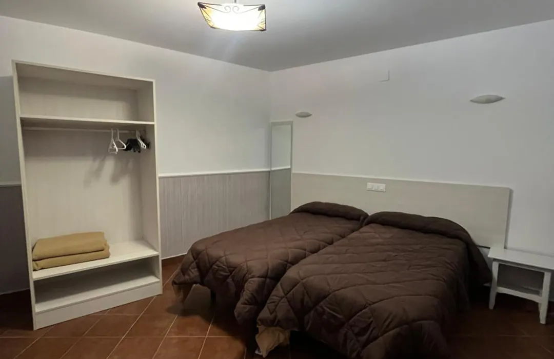 Hostal Hueso-1