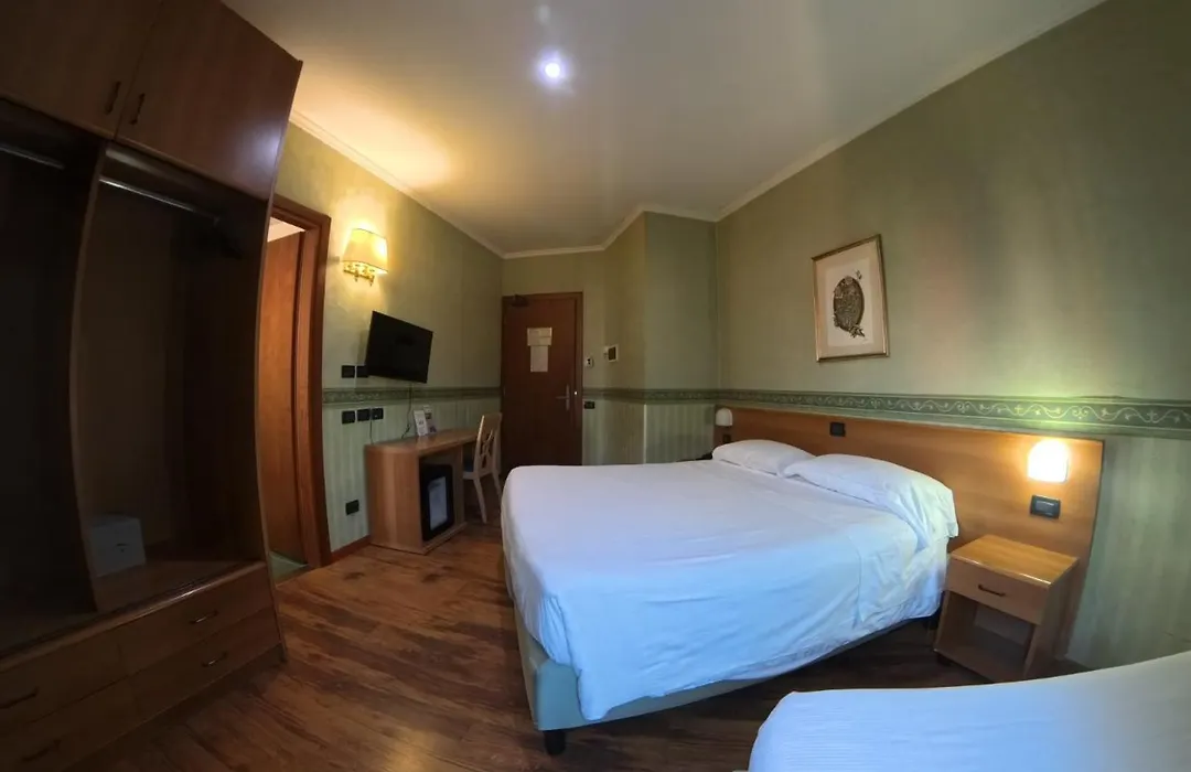 Hotel Aurora-1