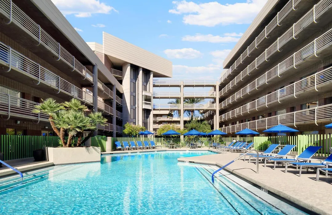 Doubletree Suites By Hilton Phoenix-1