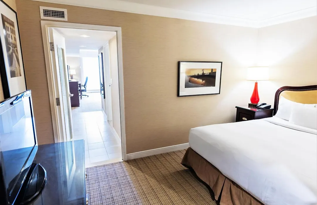 Hilton Niagara Falls/ Fallsview Hotel And Suites-1