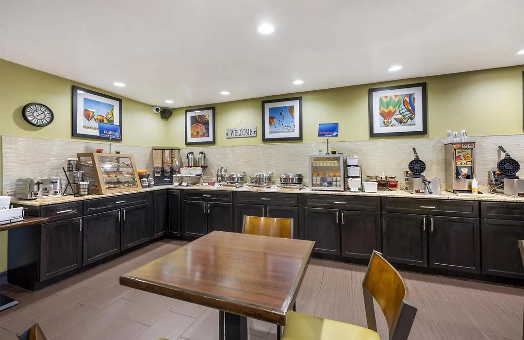 Best Western Airport Albuquerque Innsuites Hotel & Suites-1