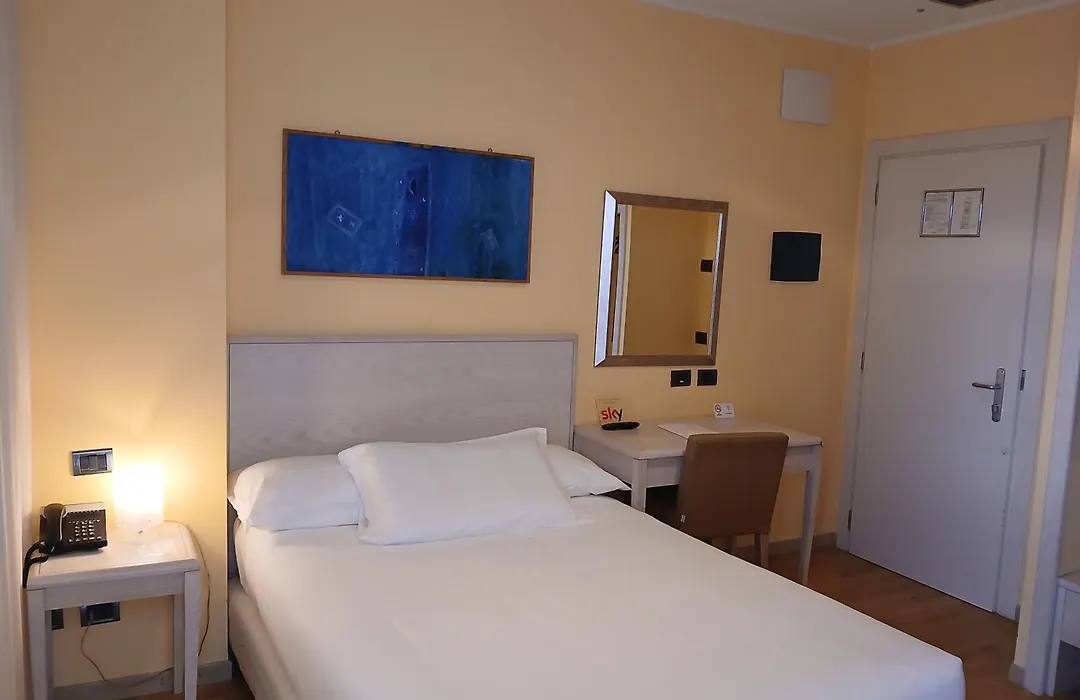 Hotel Chiaraluna-1