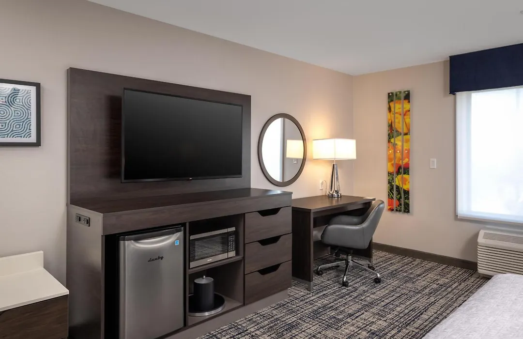 Hampton Inn & Suites Manteca-1