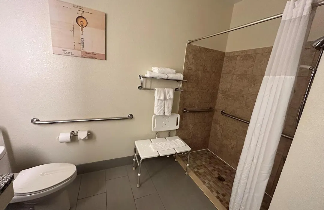 Best Western Plus Paper Valley Hotel-1