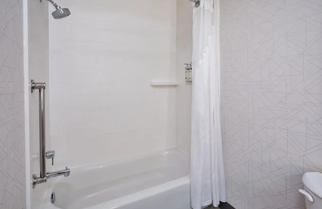 Holiday Inn Express Hotel & Suites Defiance By Ihg-1