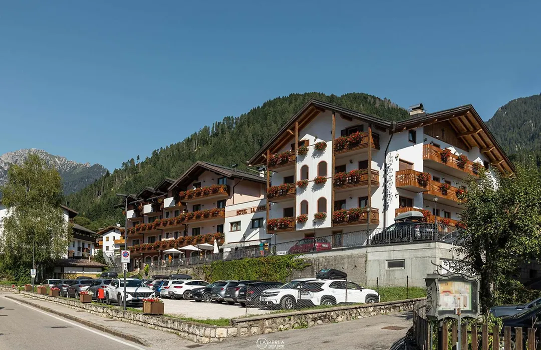 Family Hotel La Perla-1