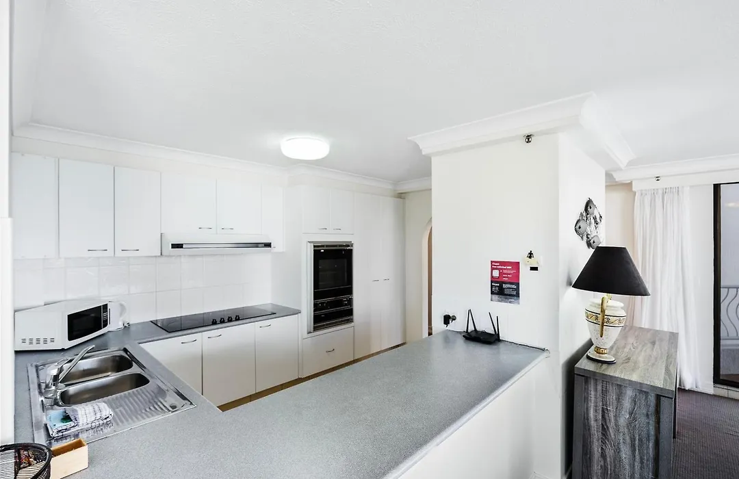 Aegean Apartments Surfers Paradise-1