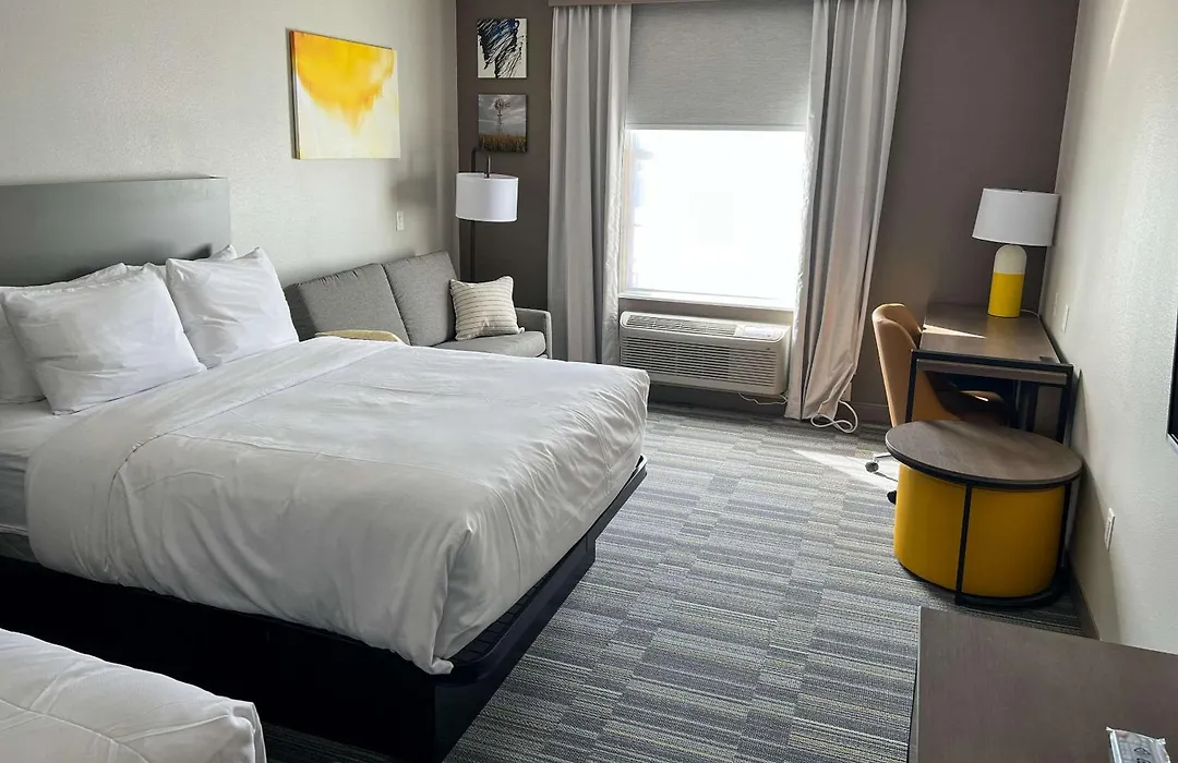 Comfort Inn & Suites-1
