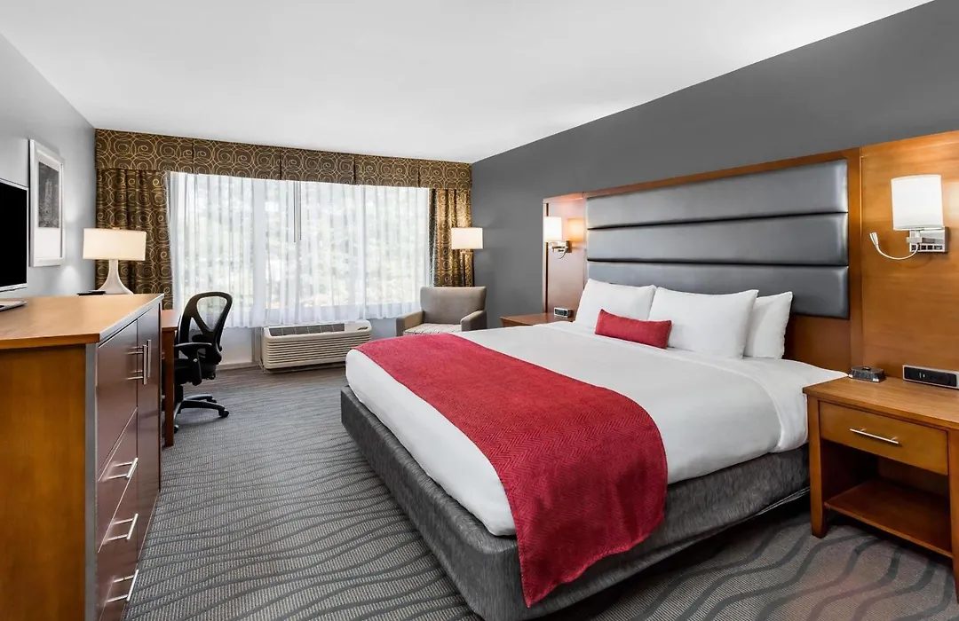 Wyndham Garden Greensboro-1