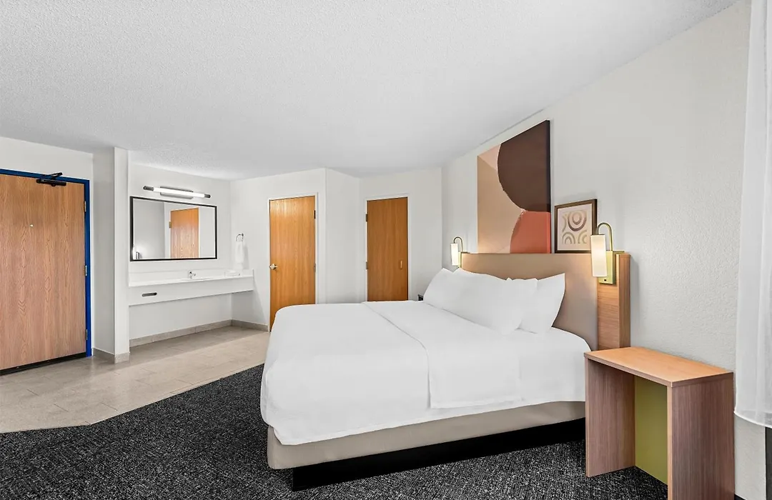 Spark By Hilton Cedar Falls-1
