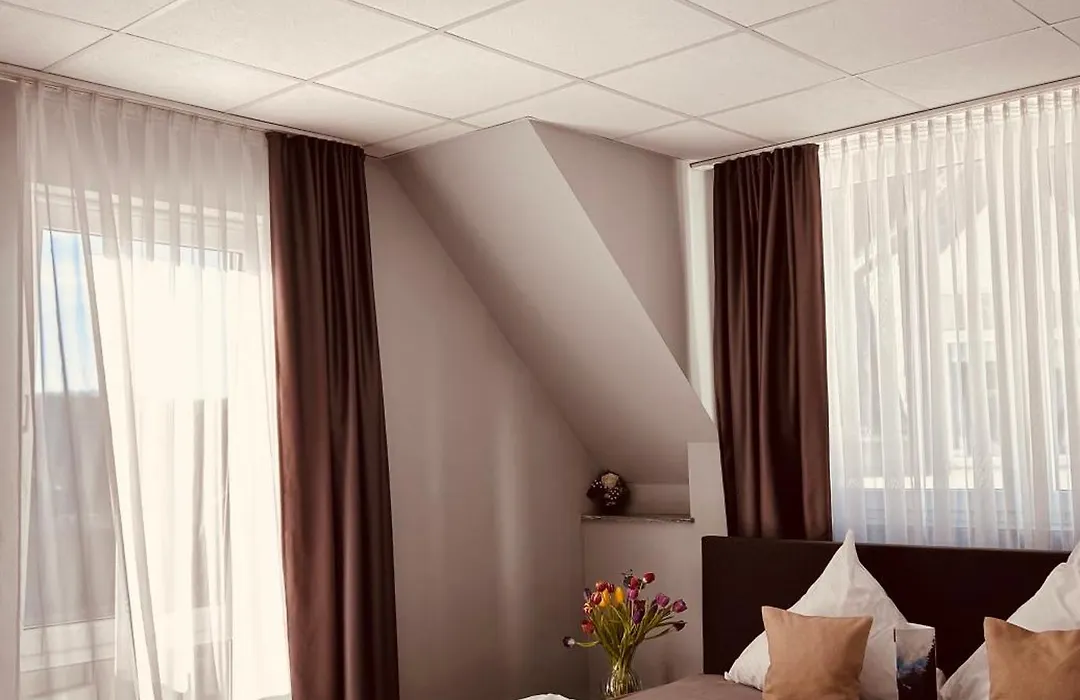 Komm' In Hotel-1