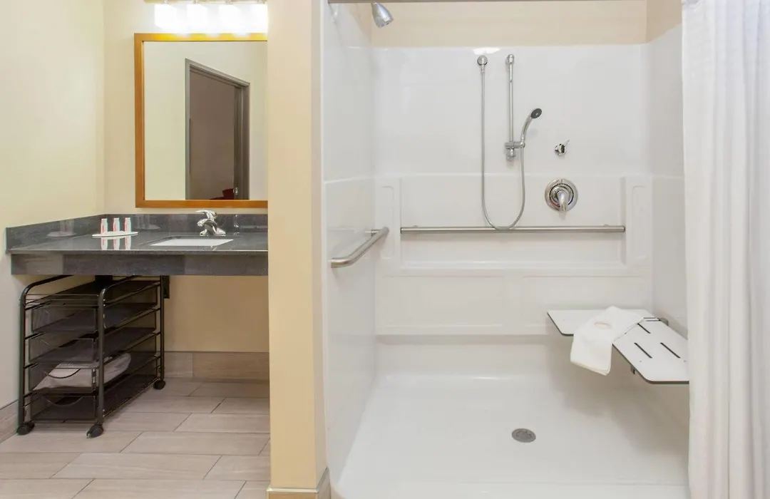 Baymont By Wyndham Grand Forks-1