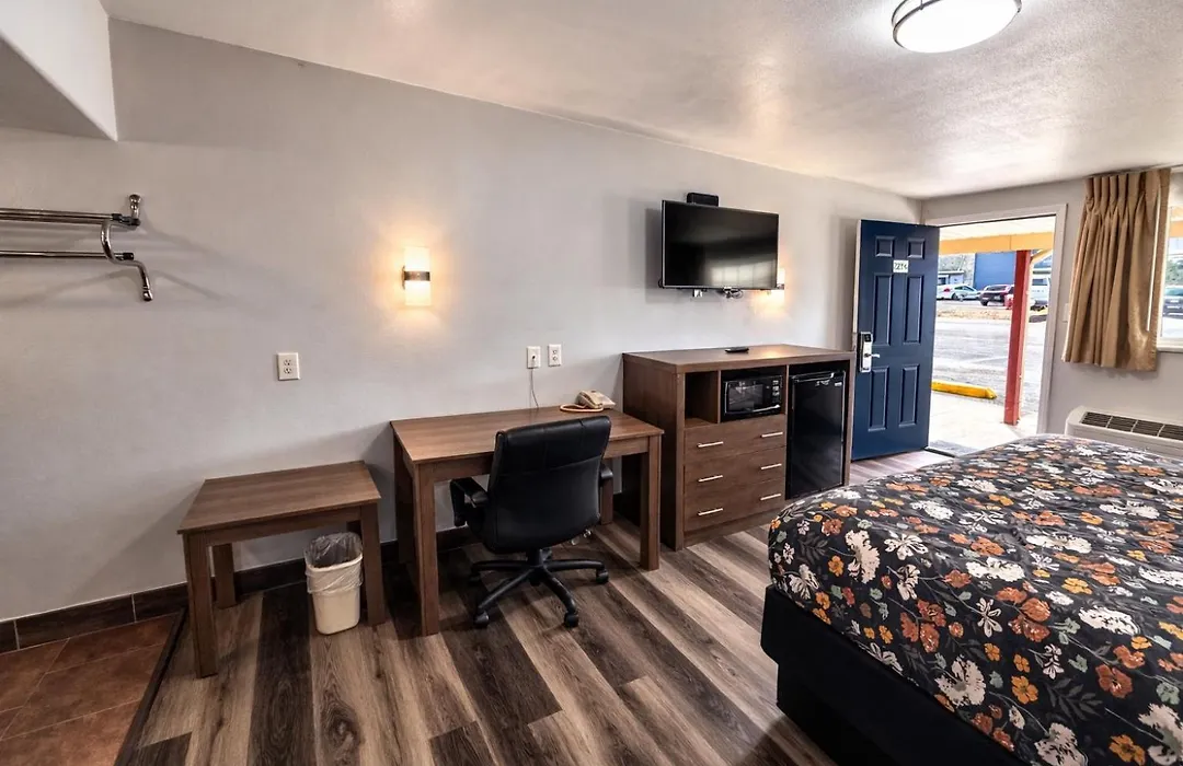 American Inn & Suites-1
