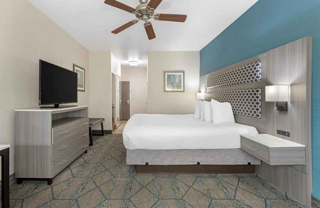 Best Western Plus Wasco Inn & Suites-1