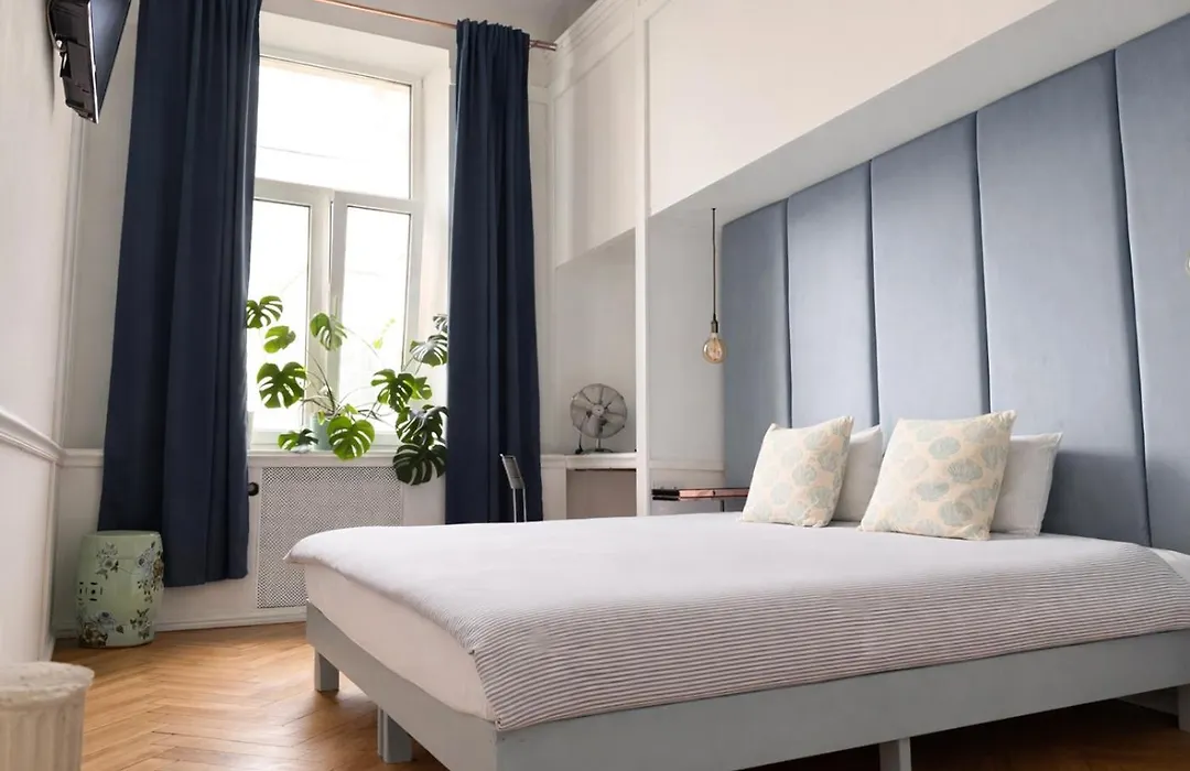 4Th Floor Bed And Breakfast-1