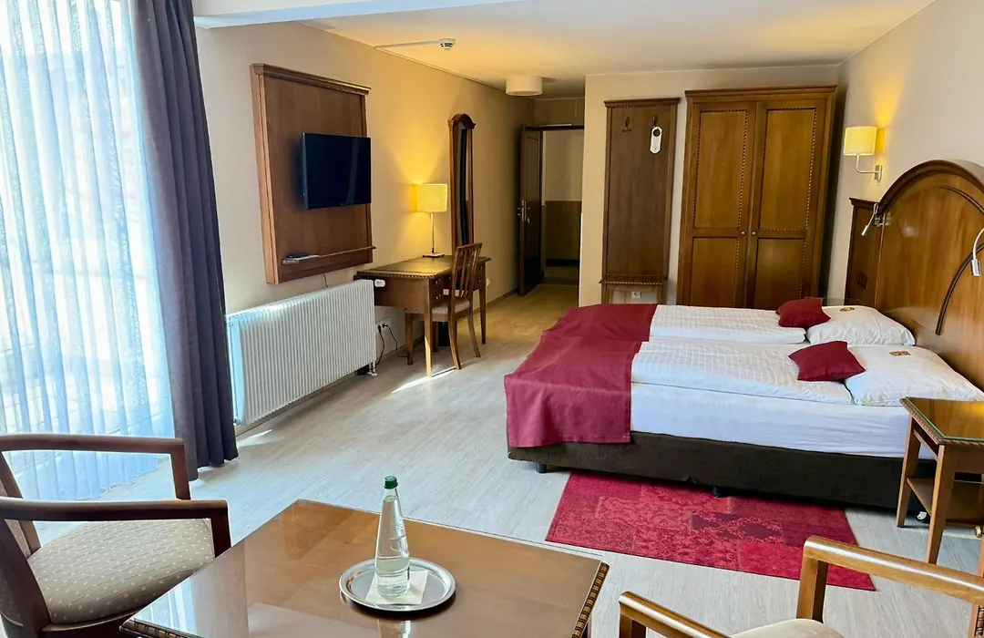 Burghotel Nuernberg-1