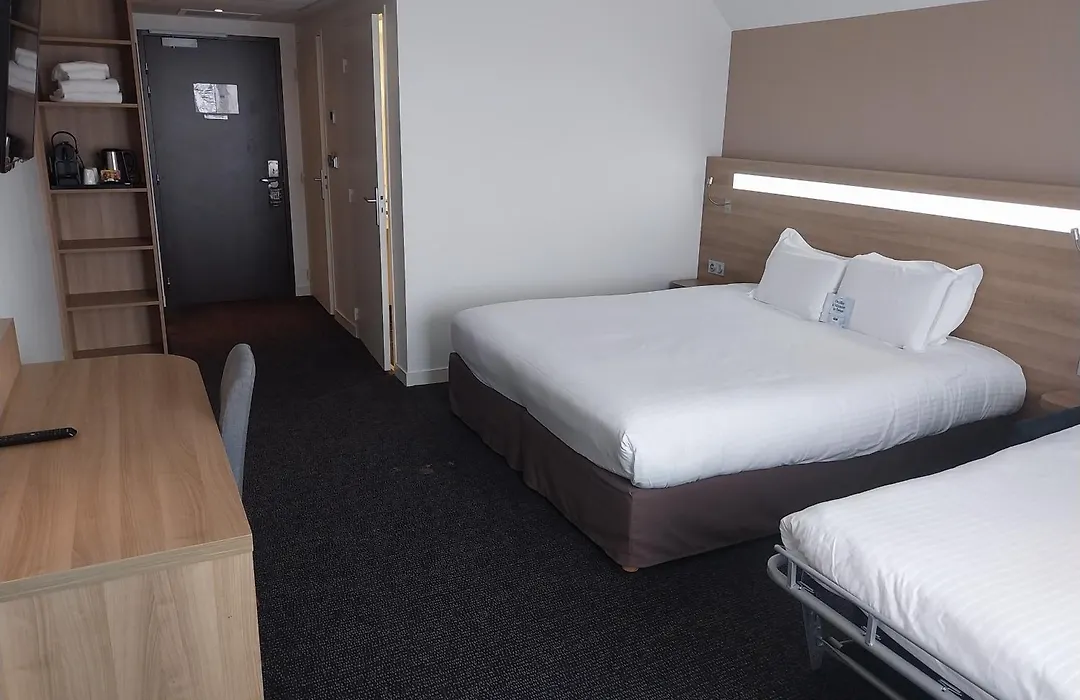 Kyriad Hotel Laval-1