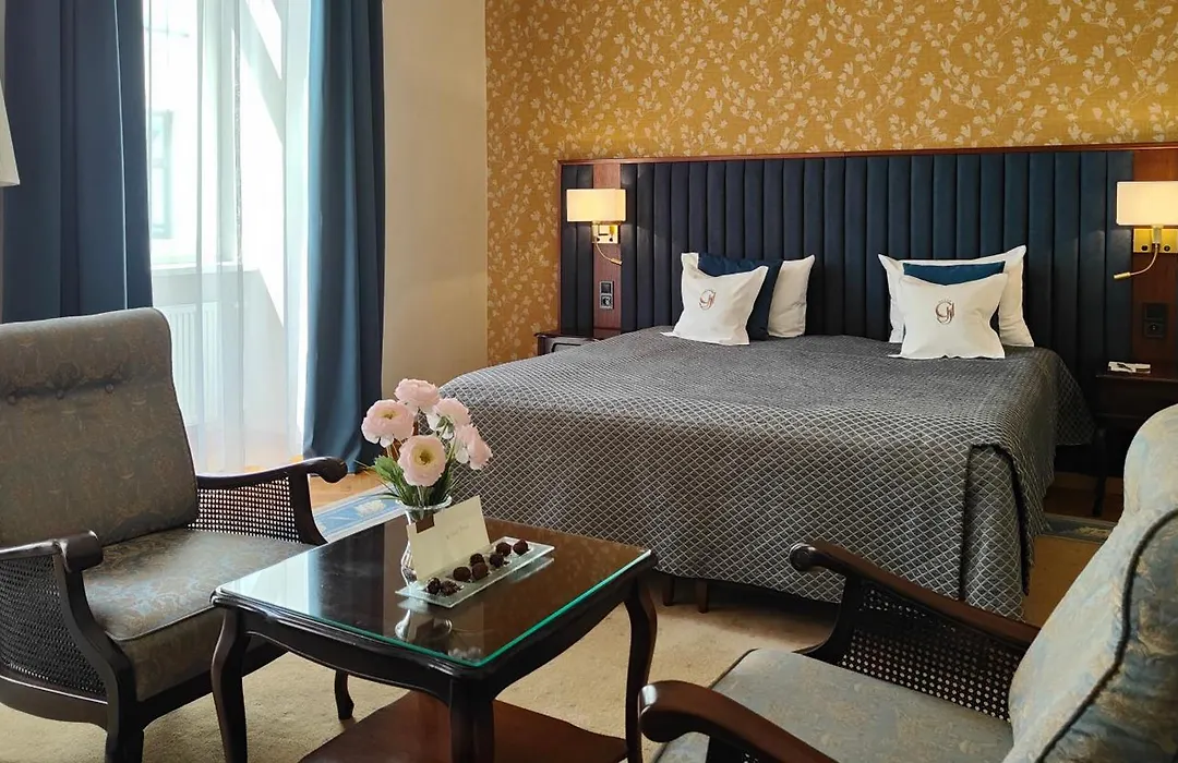 Grand Hotel-1