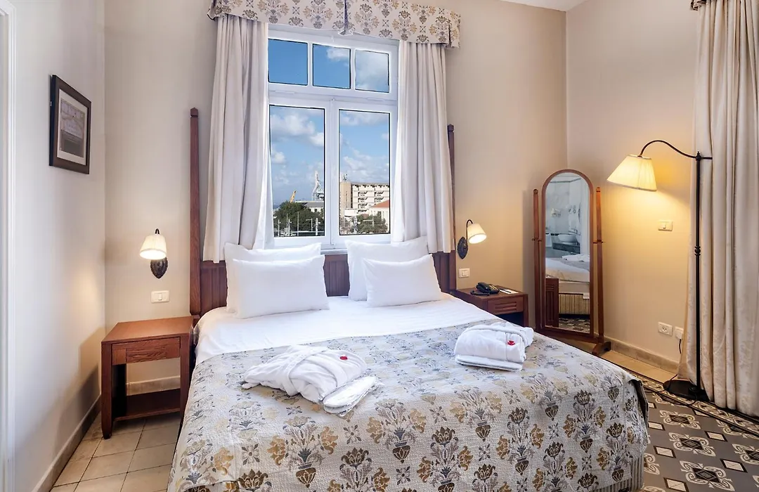 The Colony Hotel-1