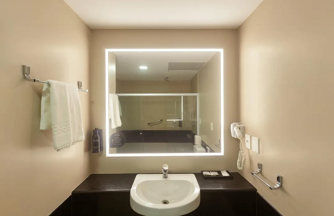 Ritz Lagoa Da Anta Hotel & Spa-1