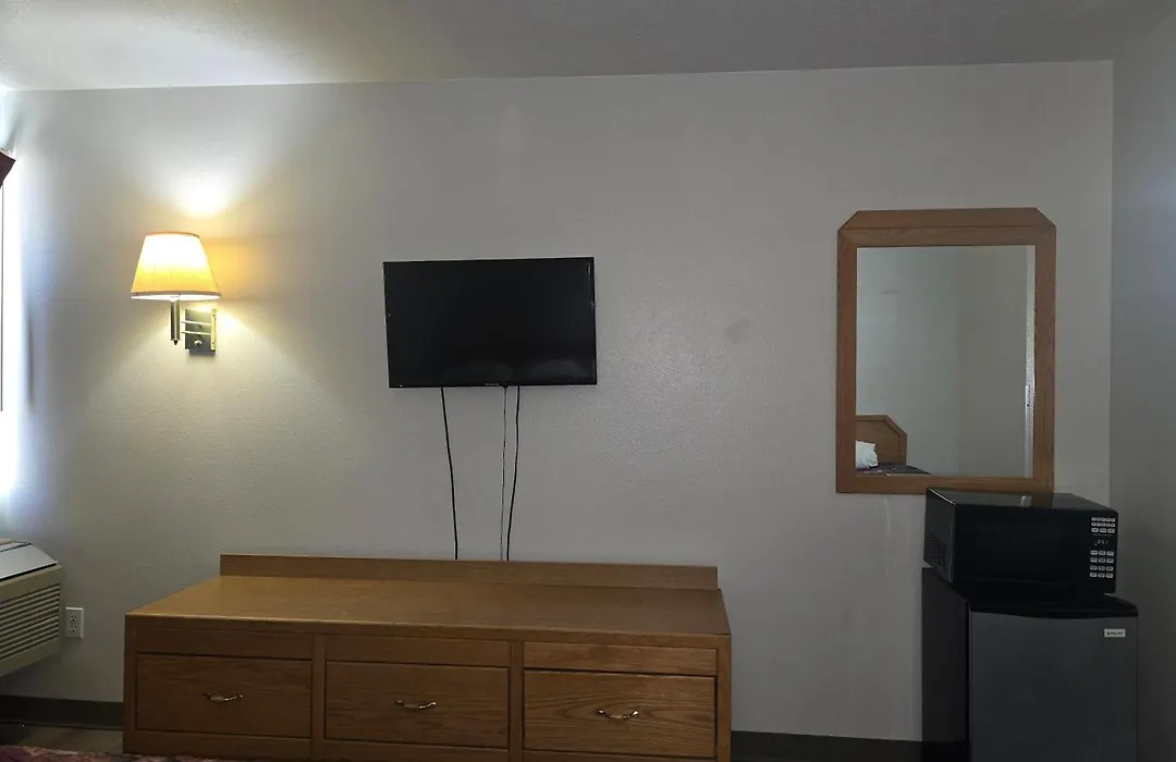 Economy Inn & Suites-1